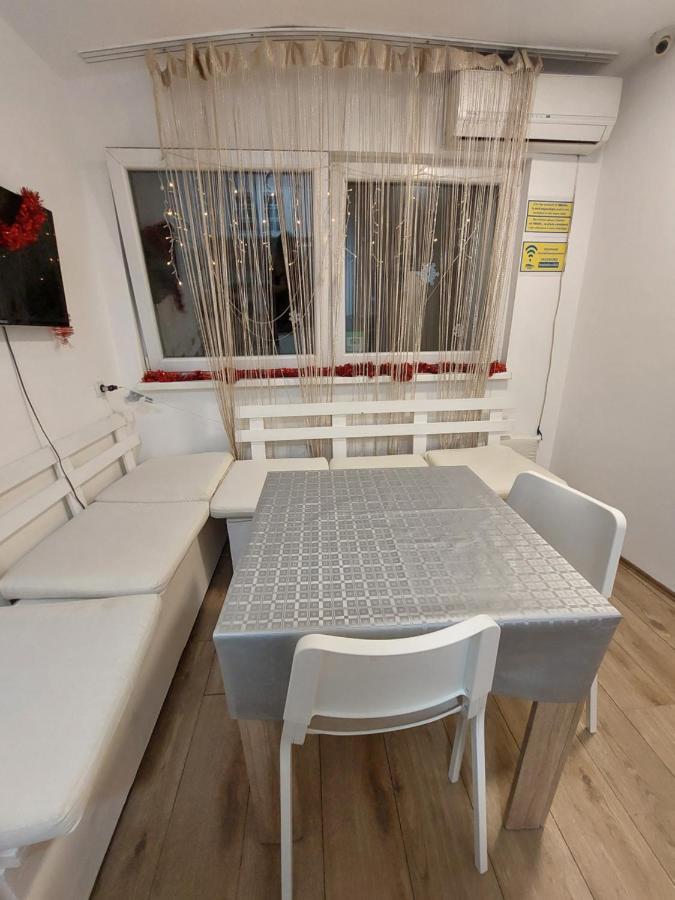 Hostel Inn Downtown Belgrado Buitenkant foto